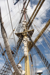 Antatt: En mast med sitt tauverk