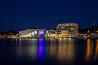 Nattlys tegner på vannet