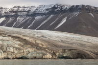 Antatt - Isbreene på Svalbard smelter.